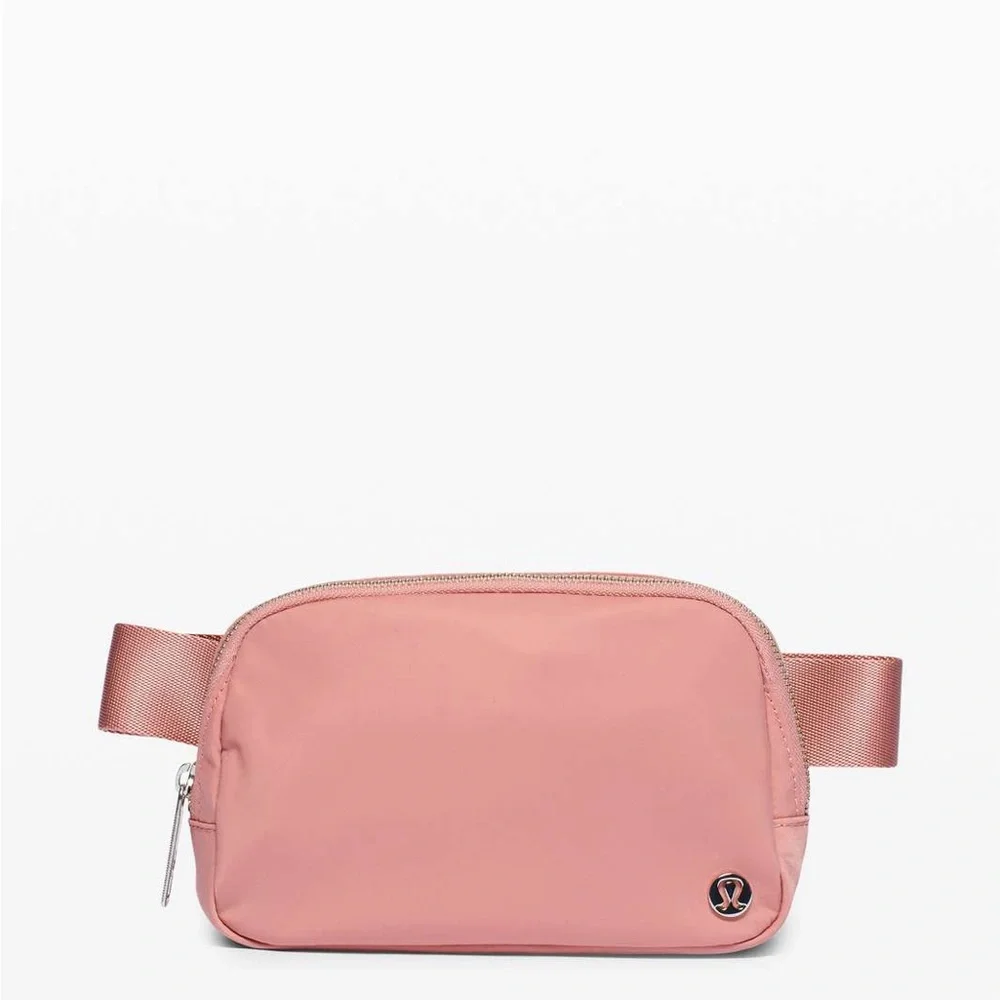Lululemon Everywhere Belt Bag *1L
Pink Pastel NWT! - Picture 4 of 6